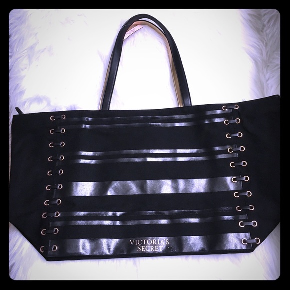 Victoria's Secret Handbags - NWT Victoria Secret large zippered tote